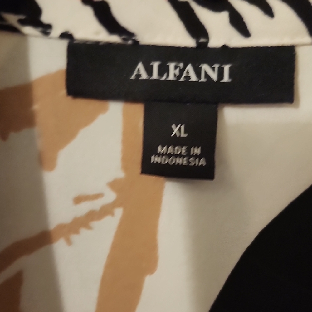 Alfani Red and Black Floral Blouse - Picture 2 of 3